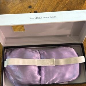 Alieva Spa Heatable and Weighted Silk sleep mask
